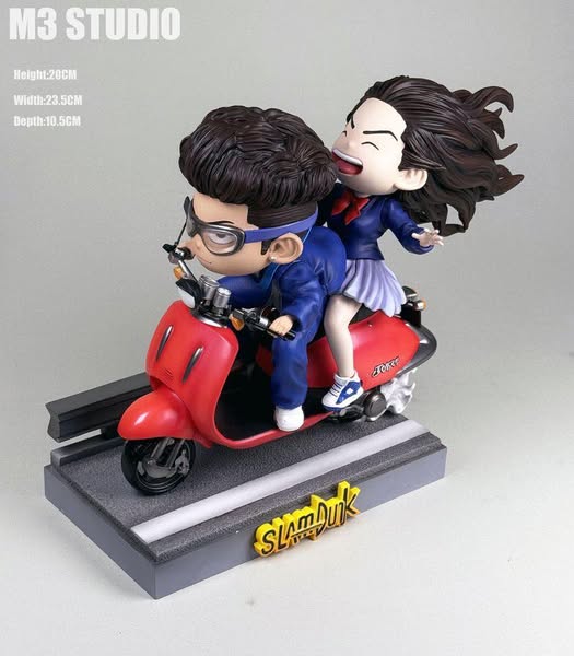 Miyagi Ayako cưỡi xe điện - Ảnh 2